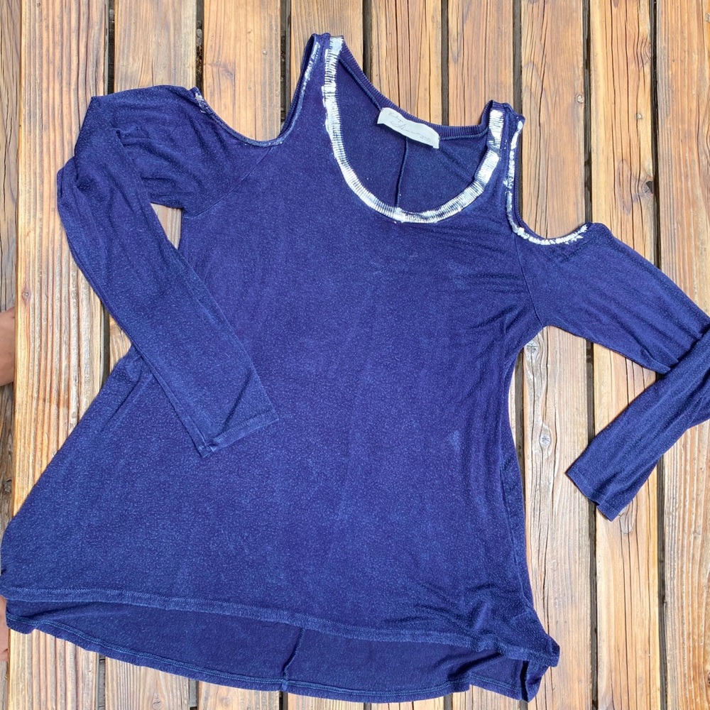 Cold Shoulder Long sleeve top